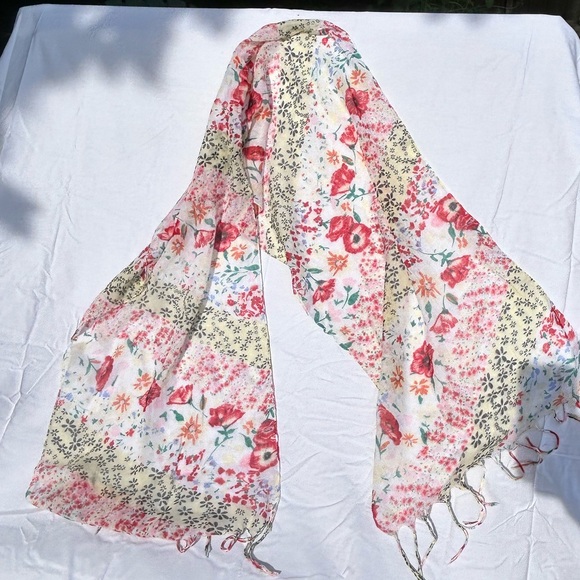 Floral scarf - Picture 1 of 1